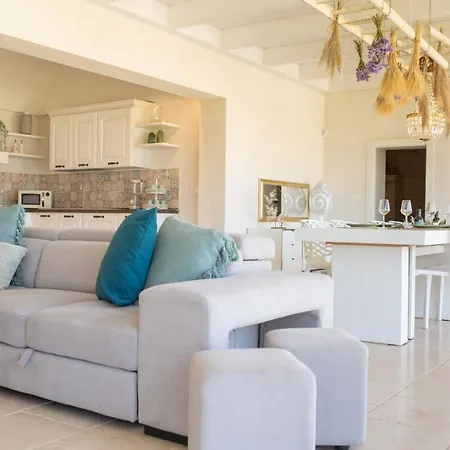 Calanthia Villa