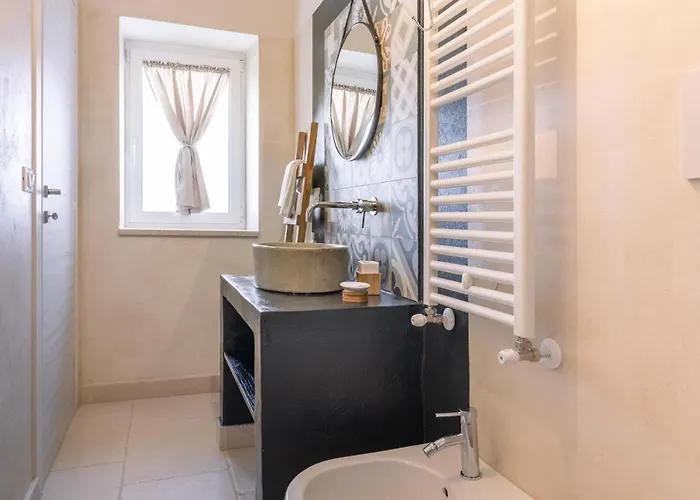 Calanthia Остуни